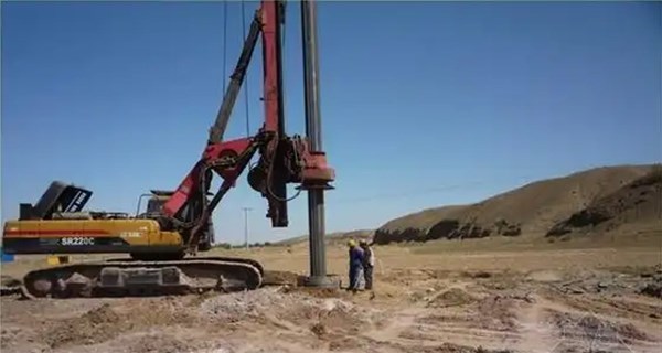 钻孔扩径桩机：提升地基施工效率的利器